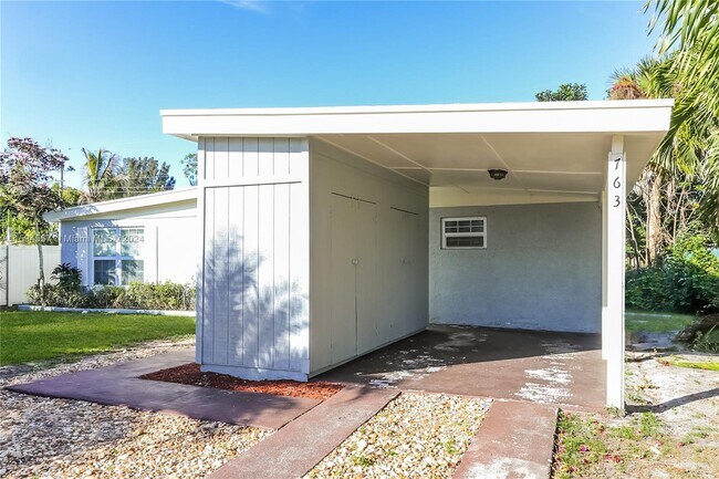 Building Photo - 763 Orchid Dr