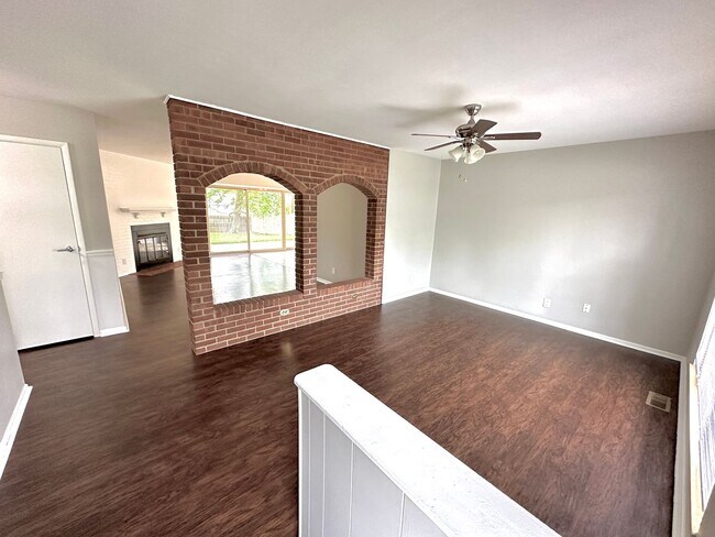 Foto del edificio - 130 Timberwood Ln