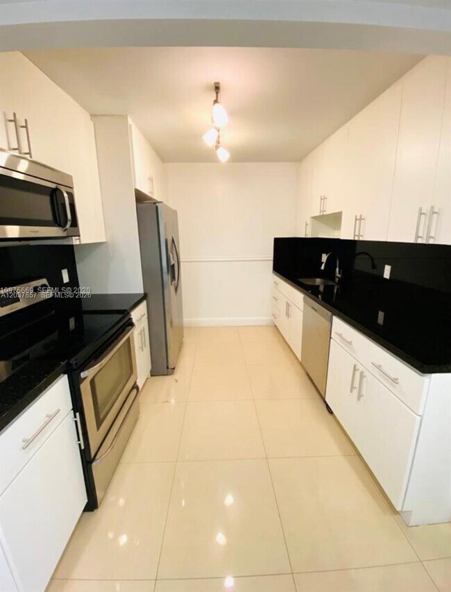 Foto del edificio - 155 Ocean Ln Dr