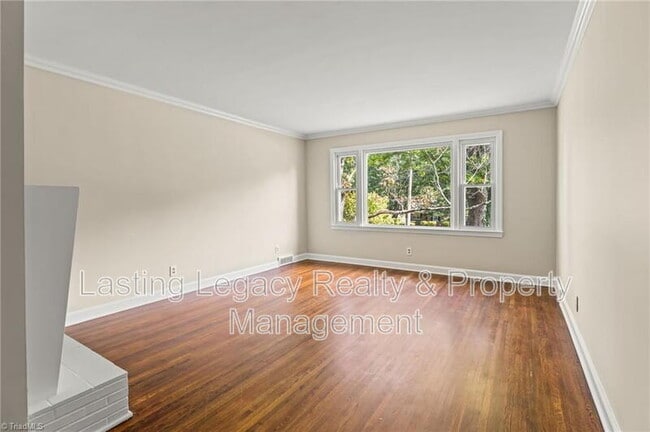Building Photo - 1200 Lamont Dr