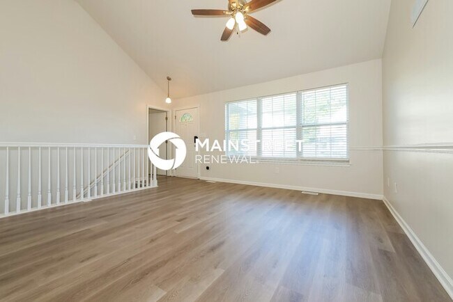 Building Photo - 3 Bedroom Pet-Friendly Home in BLUE SPRING...