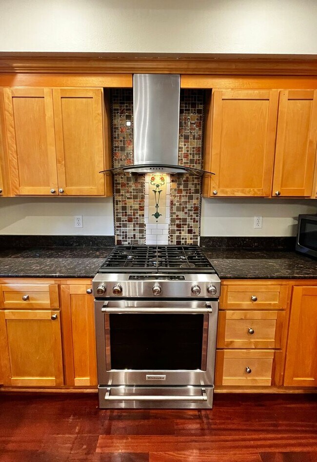 Foto del edificio - Beautiful 4 Bedroom Bainbridge Home Close ...