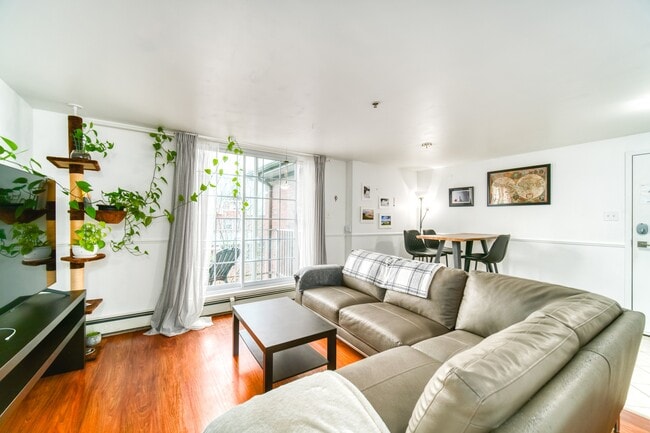 Photo du bâtiment - 1338-1338 Hollis St