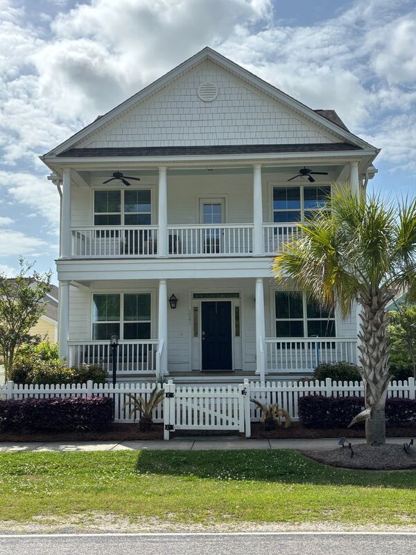 Foto principal - 3341 Stockdale St