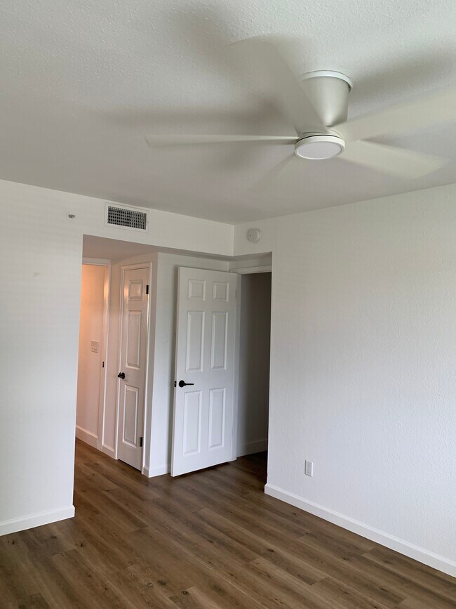 Dormitorio principal - 4554 E Paradise Village Pky N