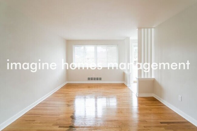 Foto del edificio - 13280 St Clair Dr