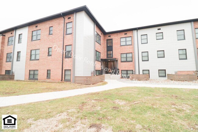 Building Photo - 1823 Griswold Dr