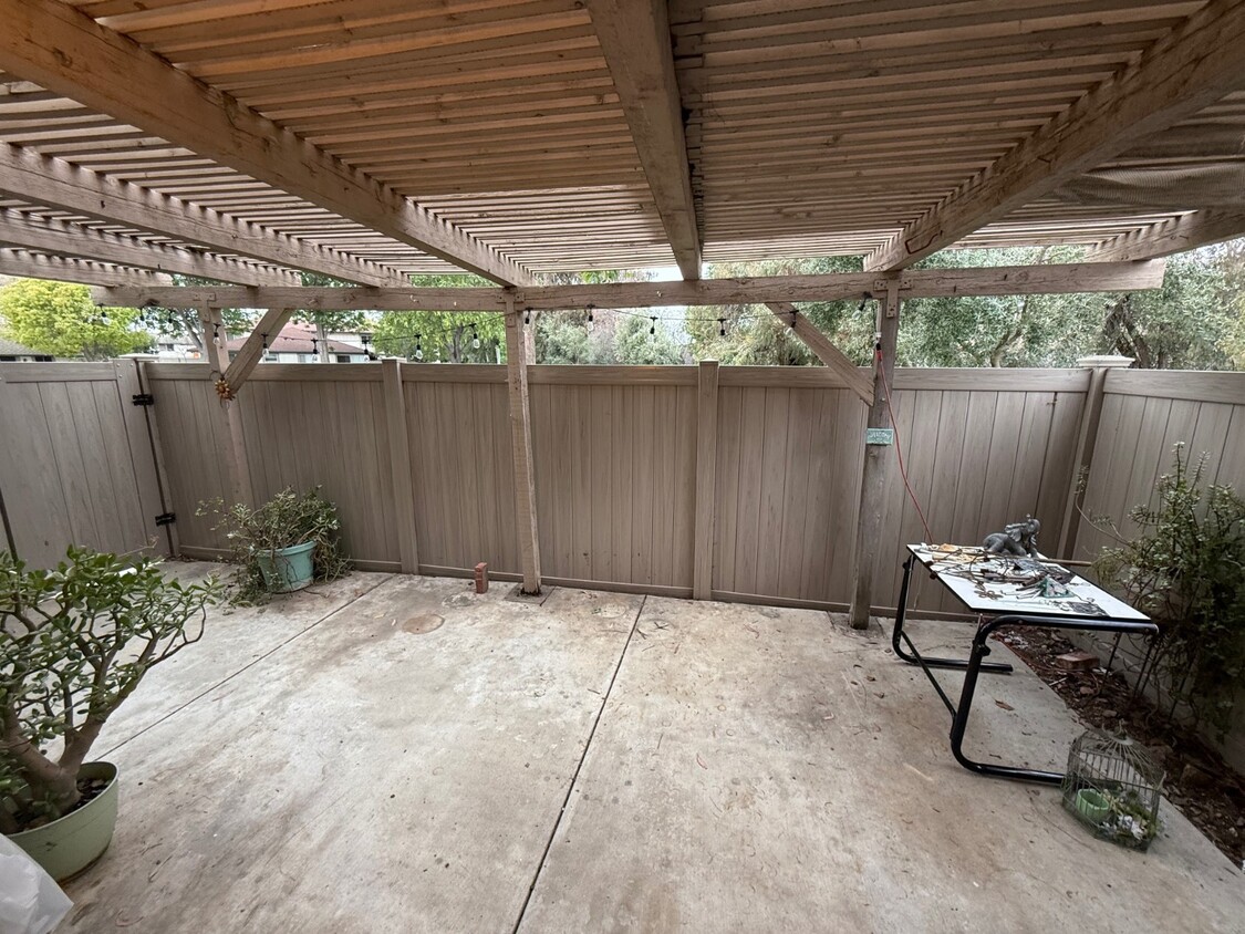 Primary Photo - 1669 Tiburon Ct