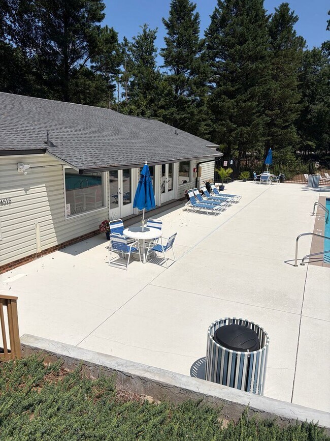 Foto del edificio - REMODELED NW RALEIGH 3 BEDROOM CONDO IN MARTINIQUE--SWIMMING POOL- UPDATED PRIMARY BATHROOM