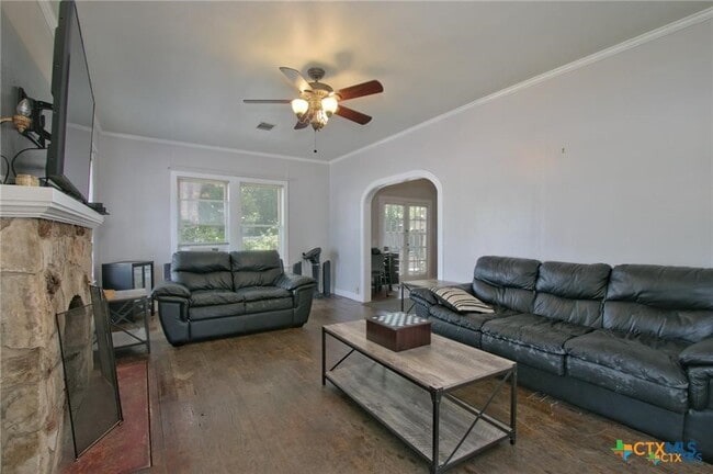 Foto del edificio - 320 E Faust St