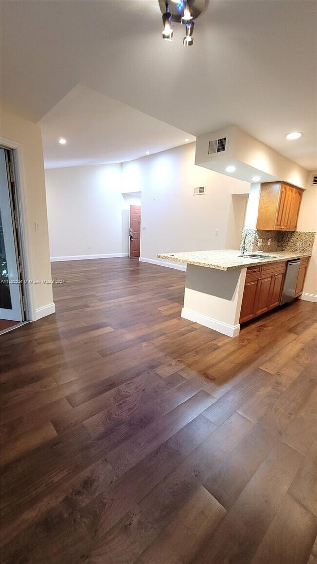 Foto del edificio - 2420 NW 33rd St