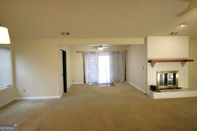 Building Photo - 1517 Stoneleigh Way