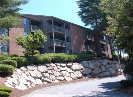 Primary Photo - 100 Queen Anne Dr