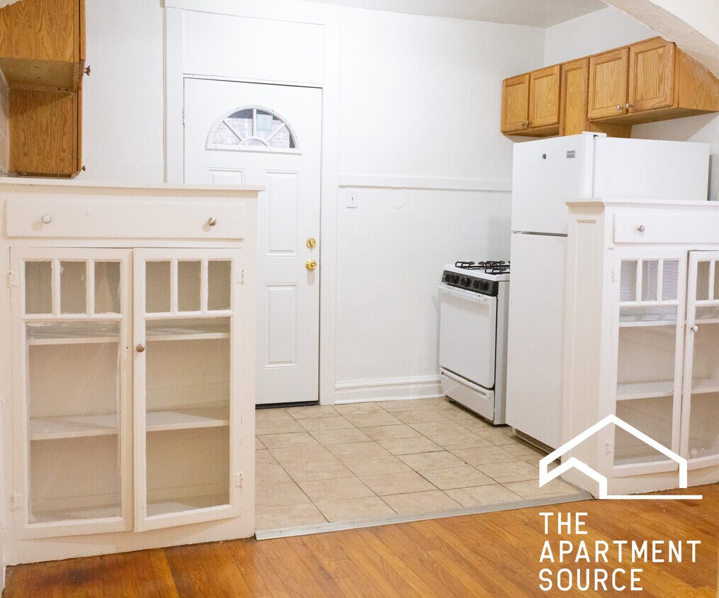 Primary Photo - 4455 W Diversey Ave