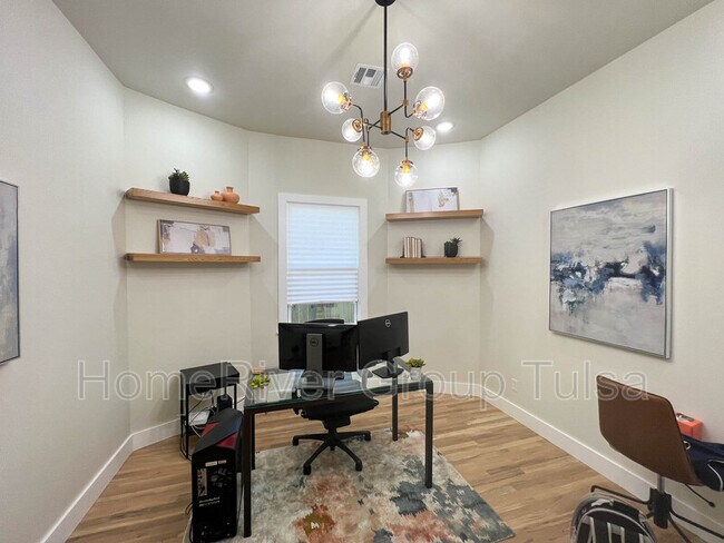 Foto del edificio - 1305 S Carson Ave