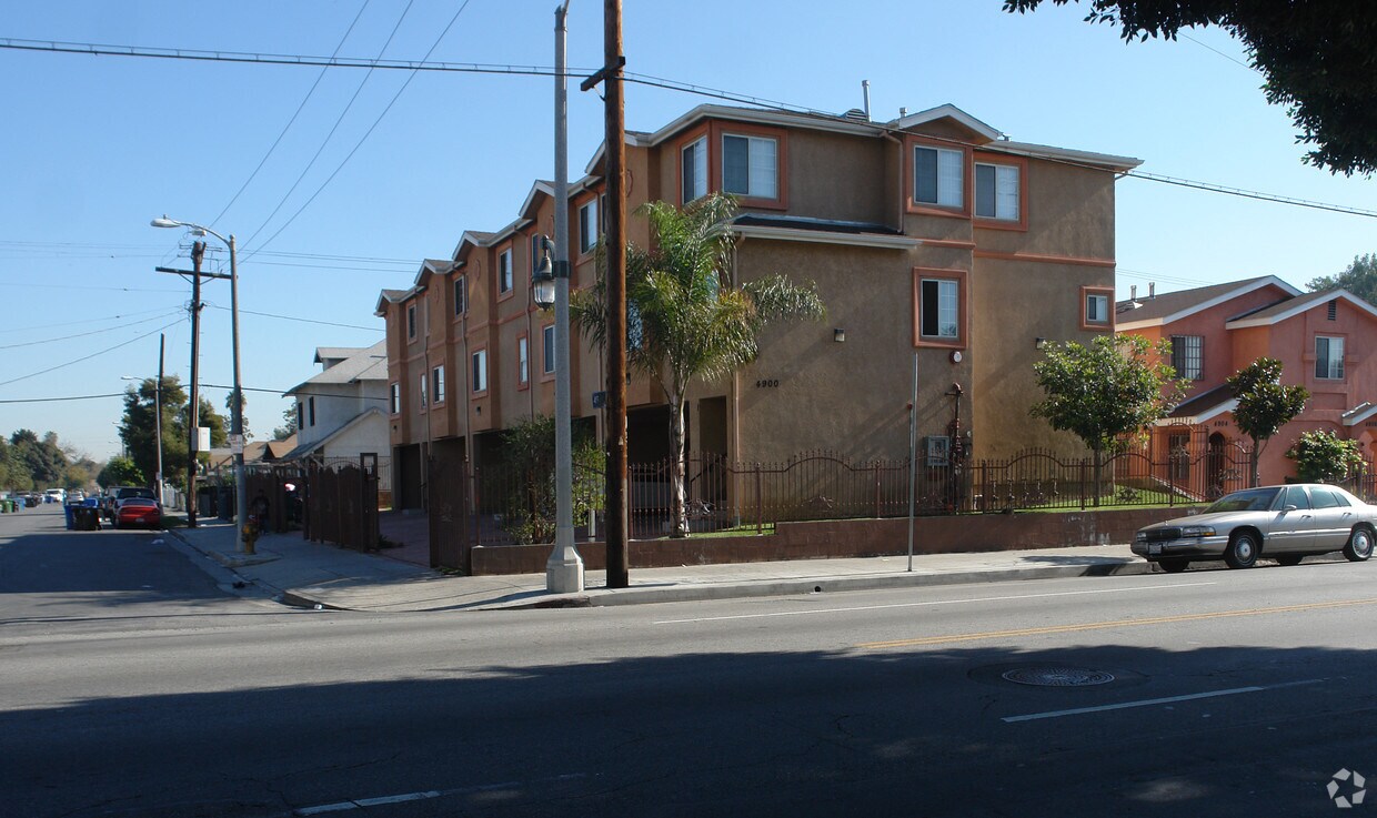 Primary Photo - 4900 Central Ave