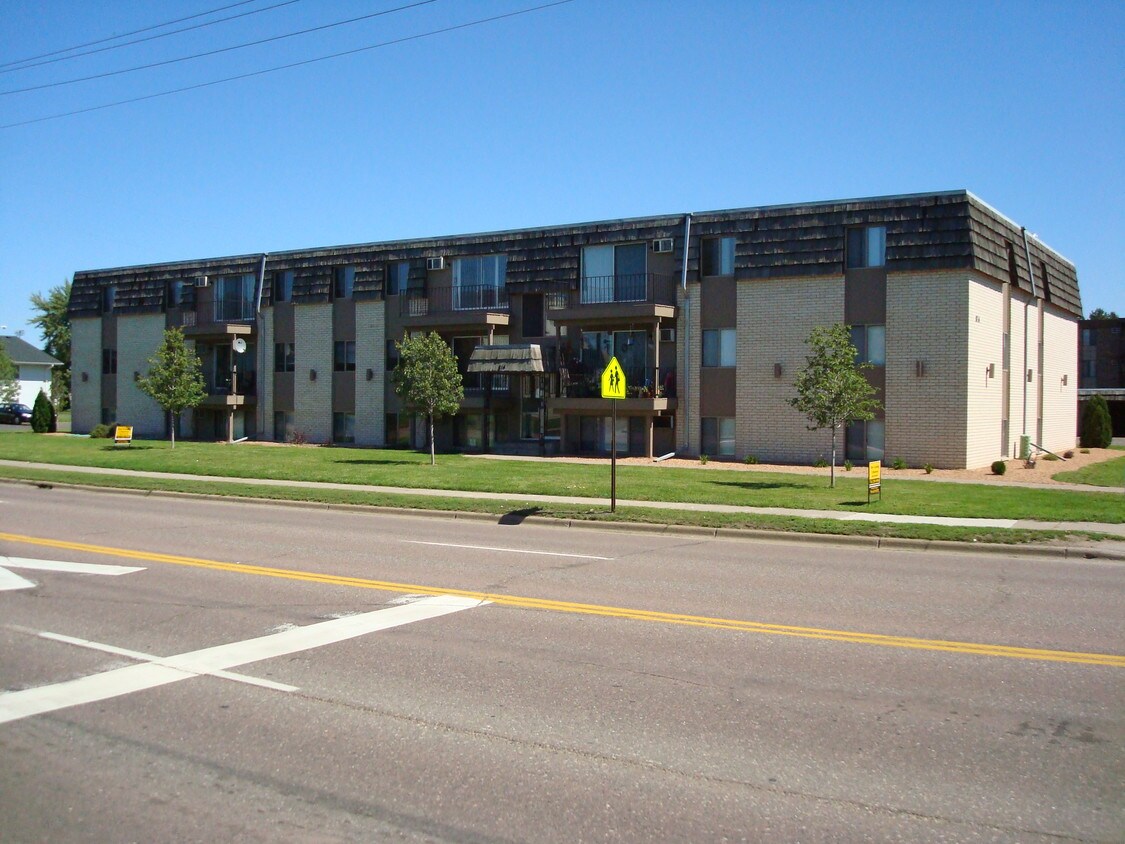 Primary Photo - 814 Proctor Ave NW