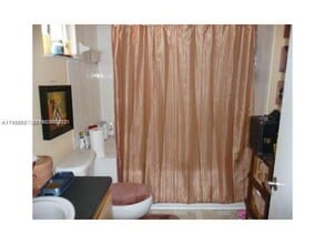 Building Photo - 2022 NE 167th St