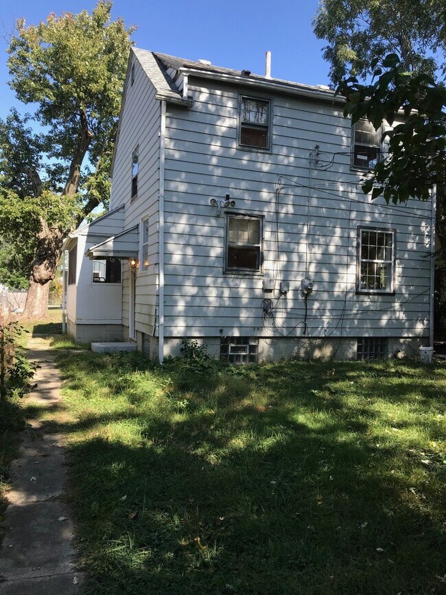 Building Photo - 1255 Genessee Ave