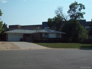 Building Photo - 297 Salem St