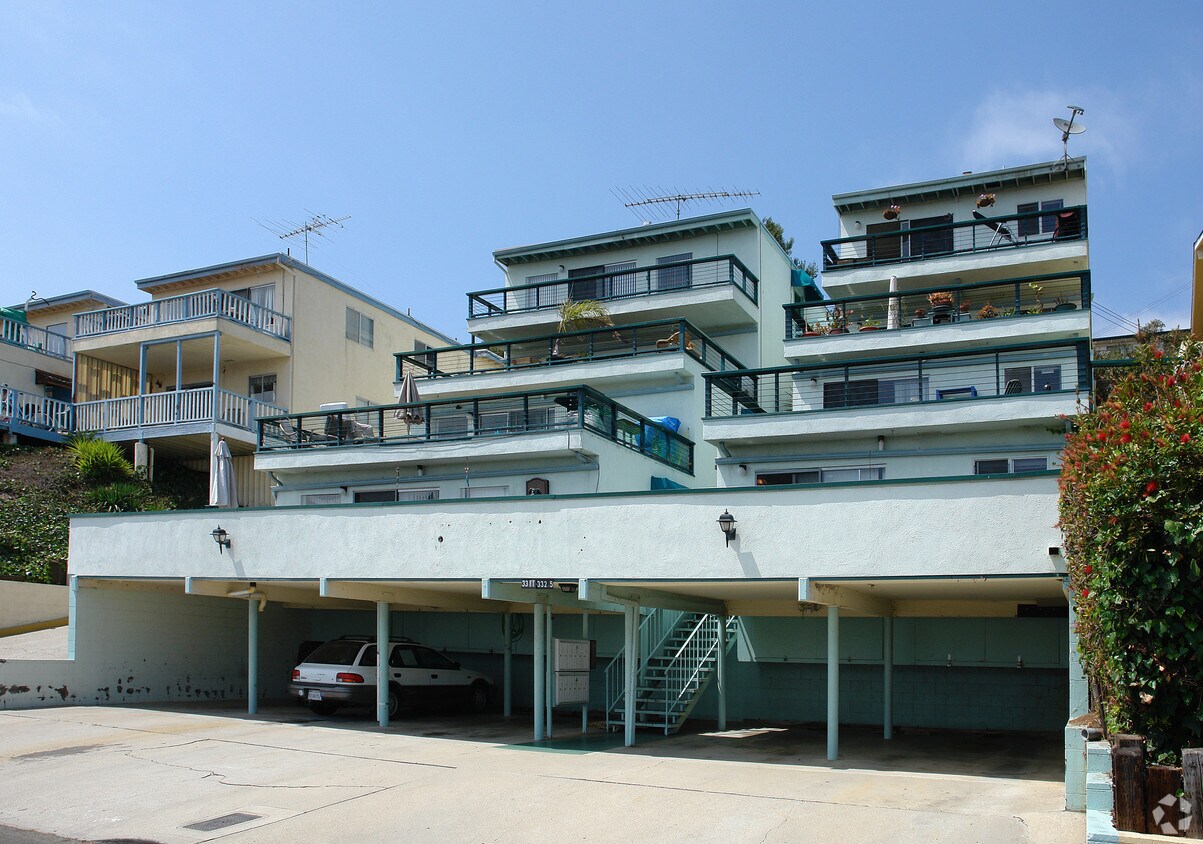 Foto del edificio - 3311-3325 Hilltop Dr