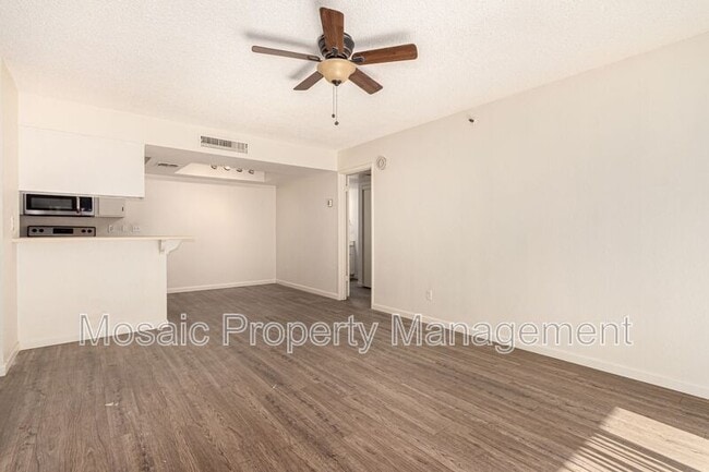 Building Photo - 4444 E Paradise Village Pkwy N