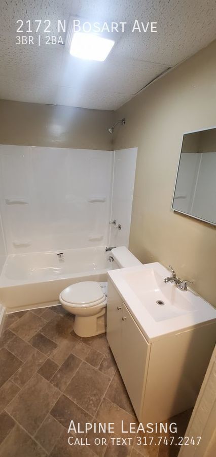 Foto del edificio - Near East 3BR/2BA Home w/Garage & Fence!