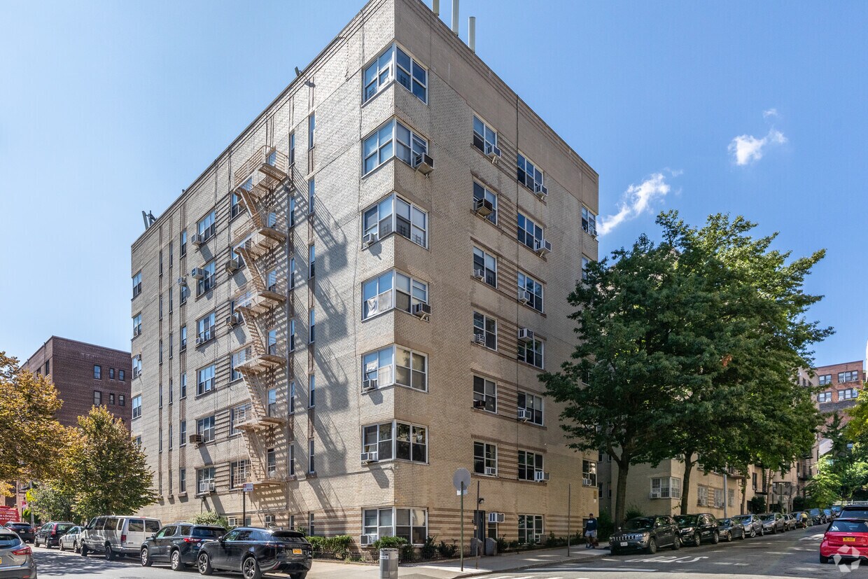 Primary Photo - 100 Bennett Ave