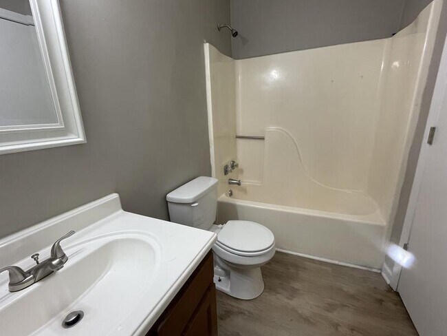 Foto del edificio - 1648 Foxhaven Dr