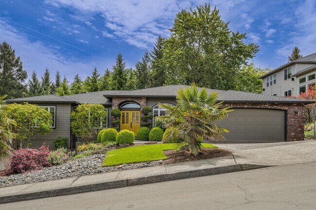 Building Photo - **$1000 OFF FIRST FULL MONTH'S RENT** BEAU...