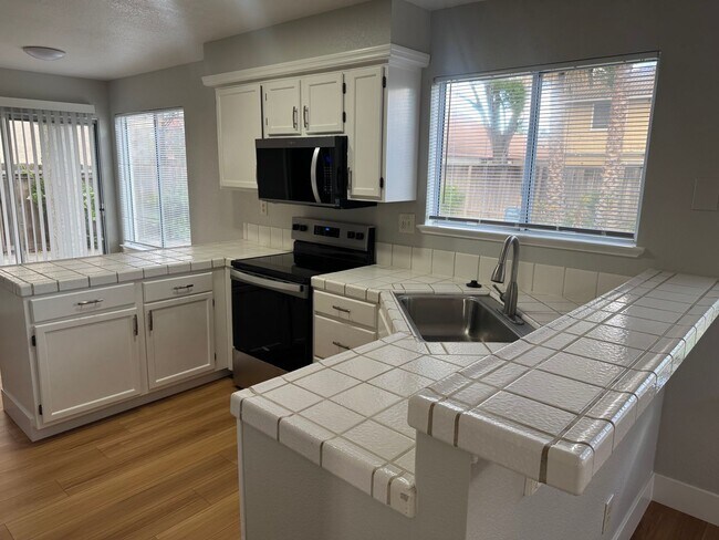 Foto del edificio - 2776 Woodmont Dr