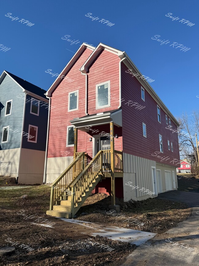 Building Photo - 1036 Oakland Ave