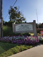 Colonial Point Apartments photo'