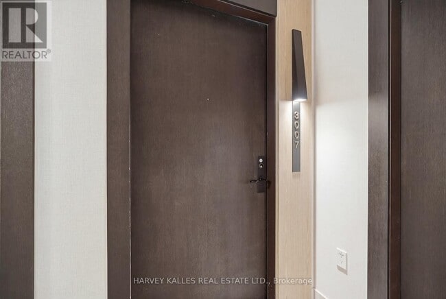 Building Photo - 20 Soudan Ave