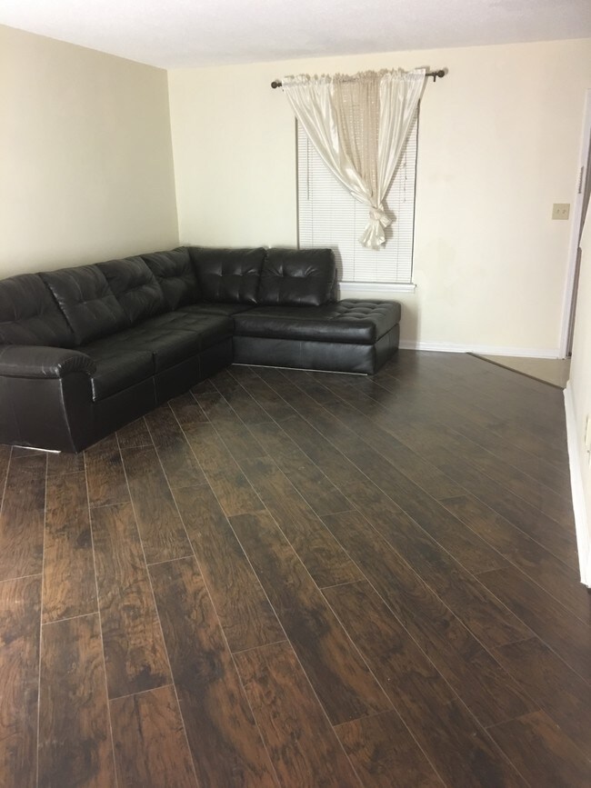 Building Photo - 2320 Bay Meadows Ct