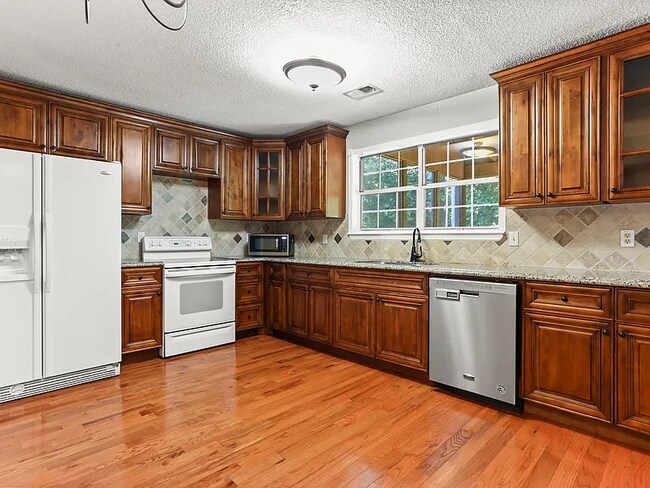 Foto del edificio - 5152 Afton Way