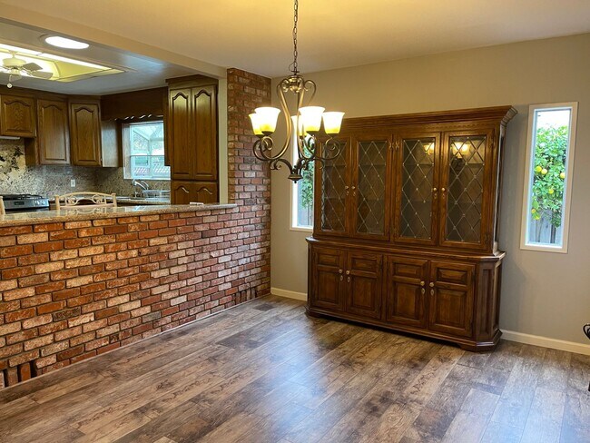 Building Photo - Great Shape Pleasanton Single Family Home ...
