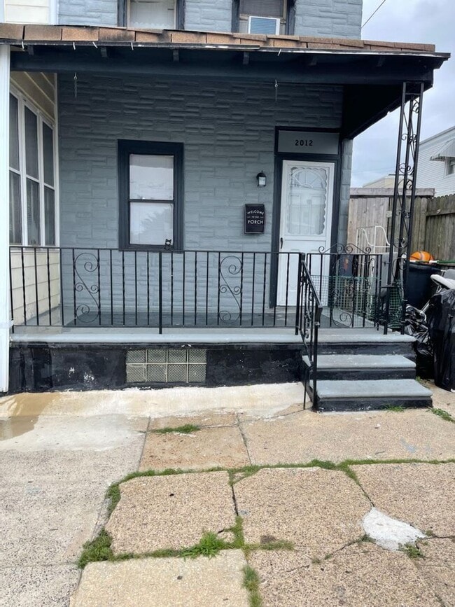 Building Photo - 2 Bedroom 1.5 bath home available in Frank...