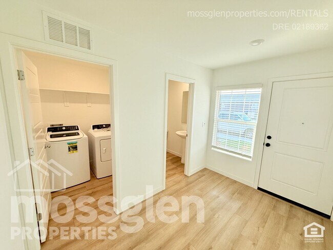 Foto del edificio - ** NEW HOME FOR RENT **