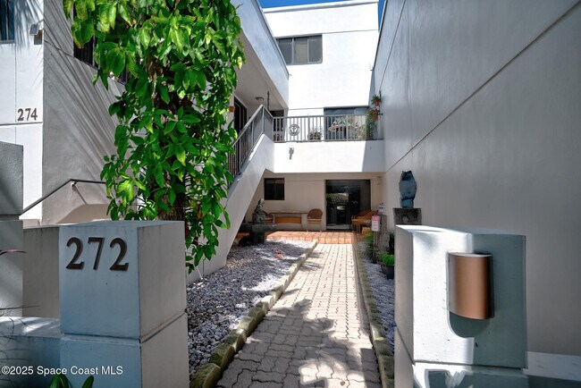 Foto del edificio - 272 Aquarina Blvd