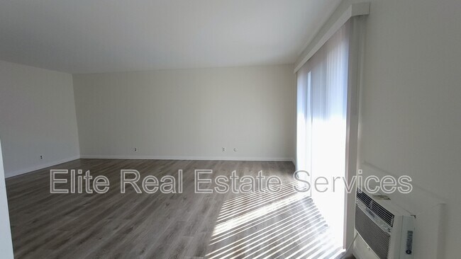 Foto del edificio - 8633 Lake Murray Blvd