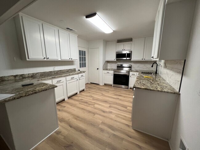 Kitchen - 913 N 58th St