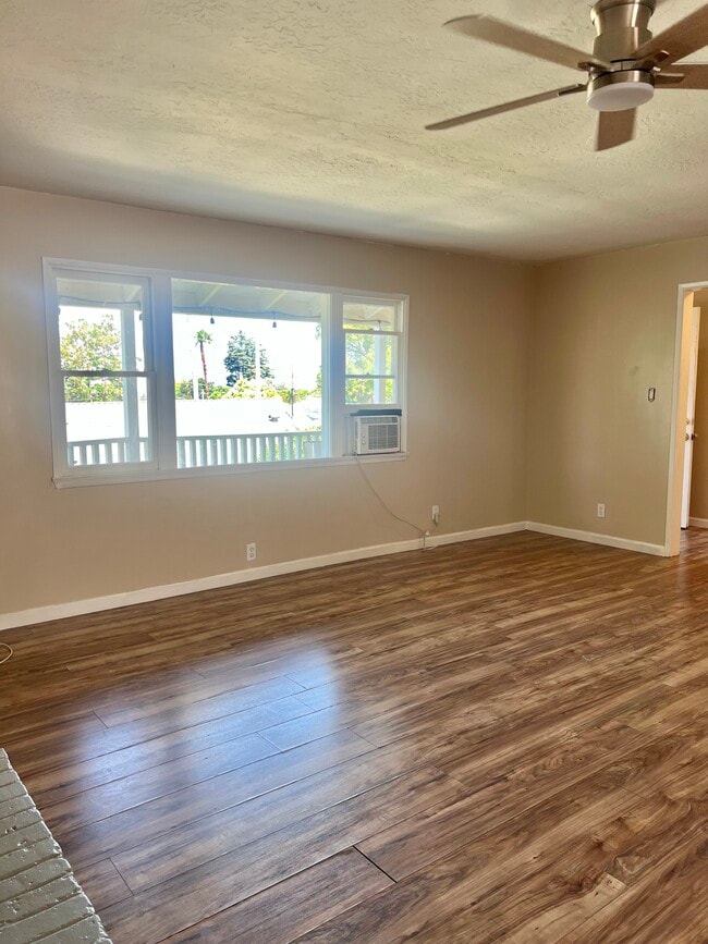 Building Photo - 5818 Pickering Ave