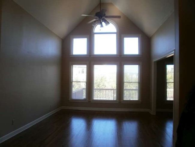 Foto del edificio - 12567 Waterside Drive