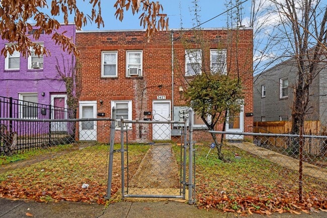 Building Photo - 3427 B St SE