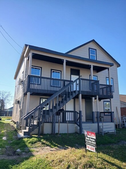 Photo - 1015 30th St Apartment