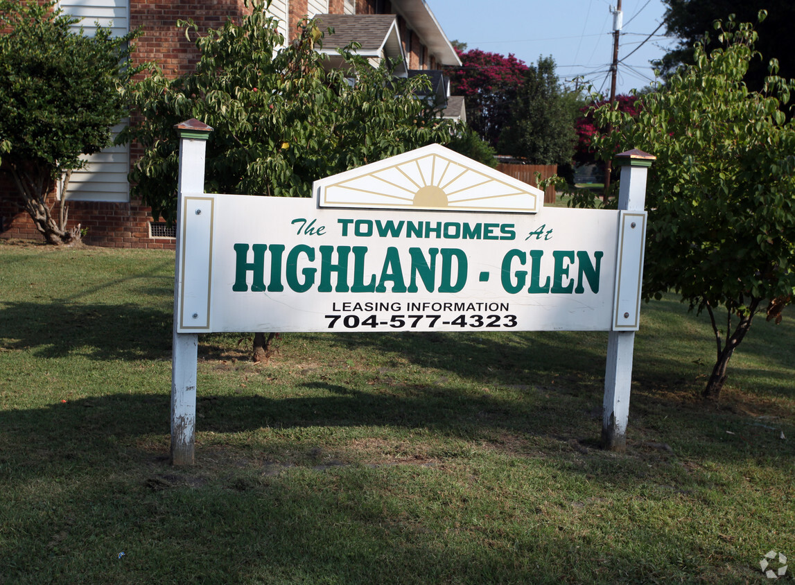 Foto del edificio - The Townhomes at Highland Glen