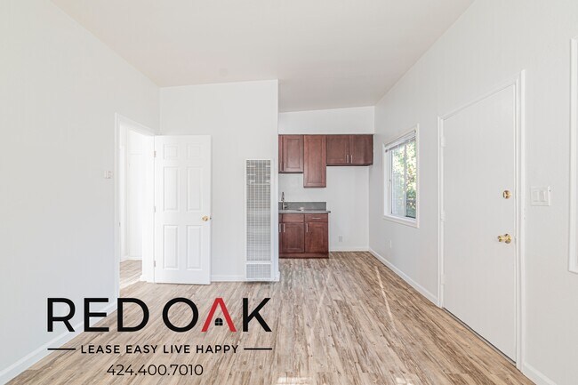 Building Photo - 4241 Van Horne Ave