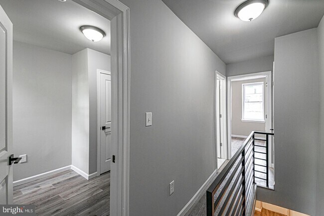 Foto del edificio - 1935 S Croskey St