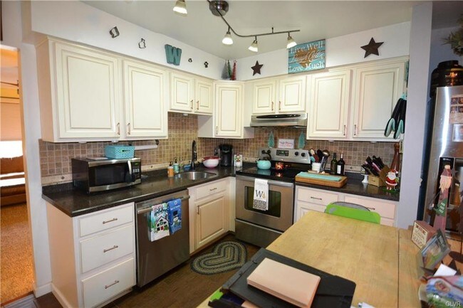 Foto del edificio - 122 Old Forge Dr